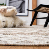 Safavieh Vermont 4'-0" x 6'-0" Rug in Ivory / Grey