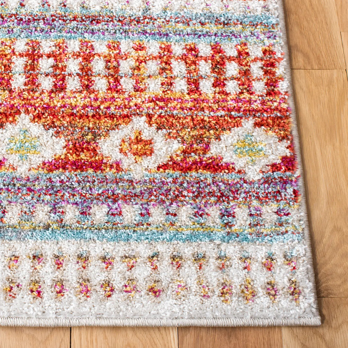 Safavieh Adirondack 4'-0" x 6'-0" Rug in Rust / Ivory
