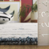 Safavieh Abstract 4'-0" x 6'-0" Rug in Grey / Ivory