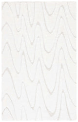 Safavieh Manhattan 4'-0" x 6'-0" Rug in Ivory / Beige