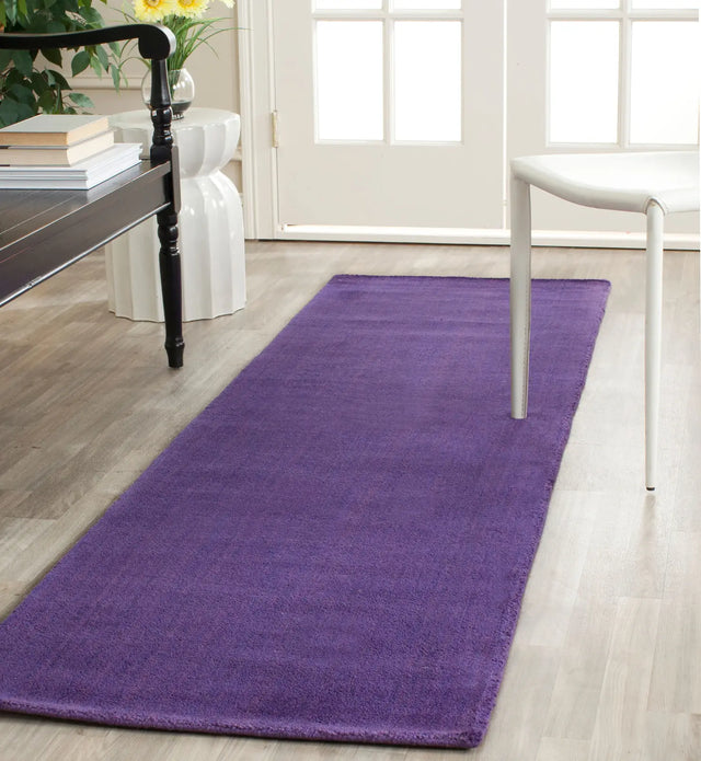 Safavieh Himalaya 2'-3" x 10'-0" Rug in Purple