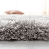 Safavieh Indie Shag 5'-1" x 7'-6" Rug in Grey / Ivory