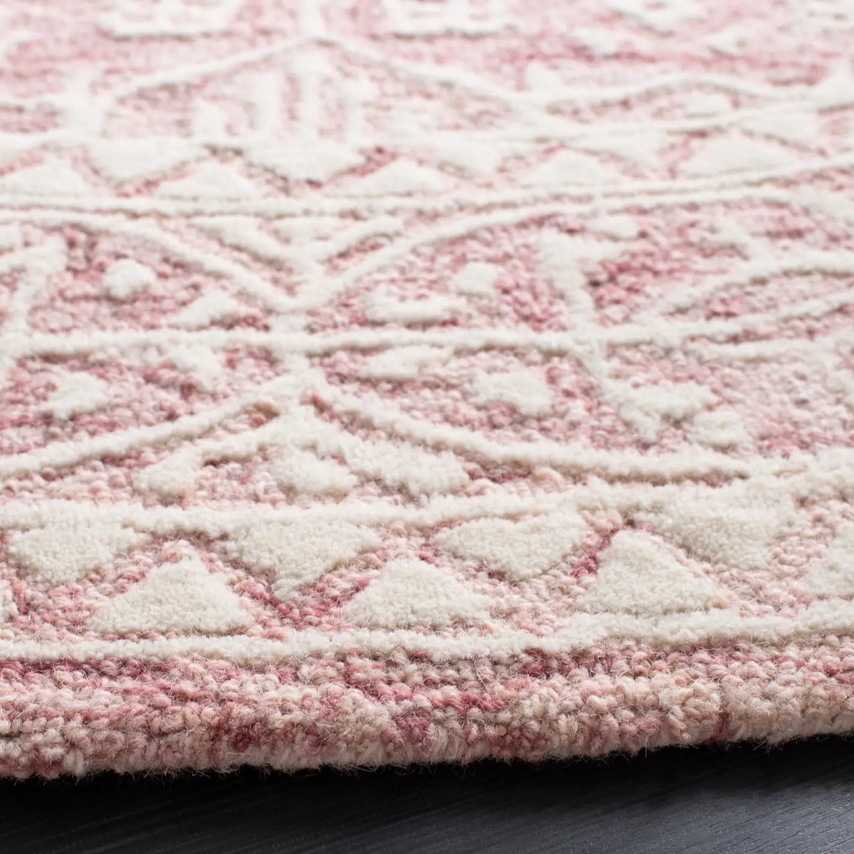 Safavieh Metro 6'-0" x 6'-0" Rug in Dark Pink / Ivory
