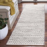 Safavieh Kilim 2'-3" x 8'-0" Rug in Ivory / Brown