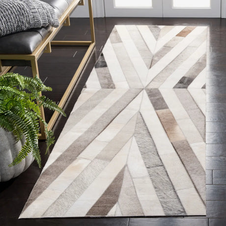 Safavieh Studio Leather 2'-3" x 7'-0" Rug in Grey / Brown