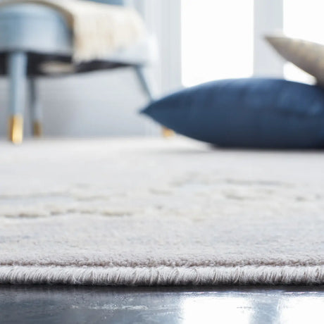 Safavieh Paradise 4'-0" x 5'-7" Rug in Light Grey / Blush Pink