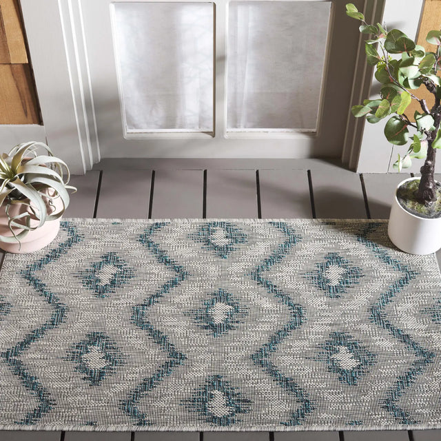Safavieh Courtyard 2'-0" x 3'-7" Rug in Grey / Blue