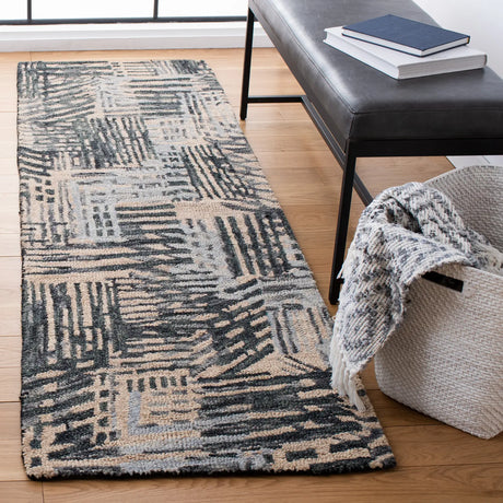 Safavieh Rodeo Drive 2'-3" x 8'-0" Rug in Black / Ivory