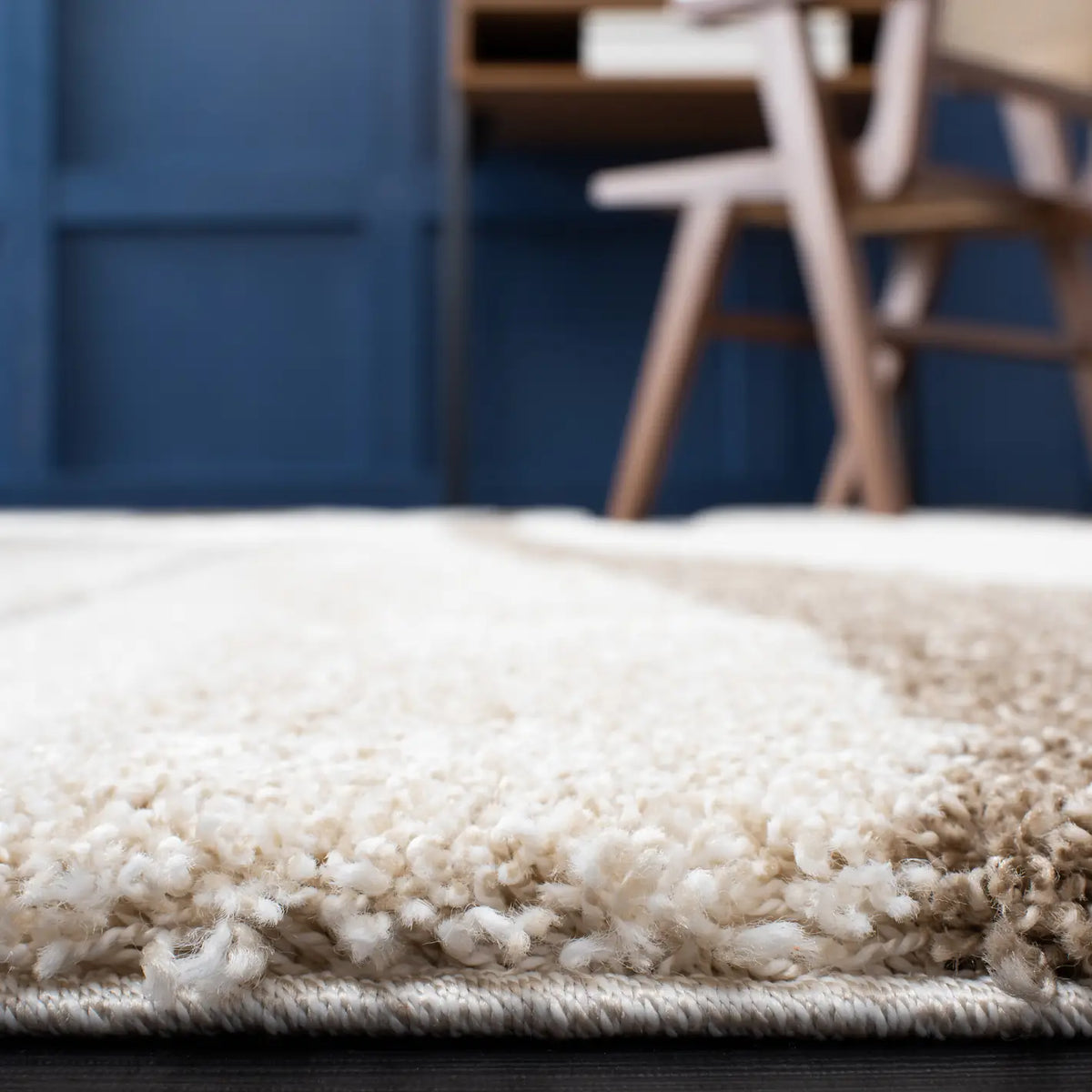 Safavieh Florida Shag 5'-3" x 7'-6" Rug in Cream / Dark Brown