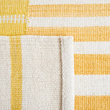Safavieh Kilim 5'-0" x 8'-0" Rug in Gold / Ivory