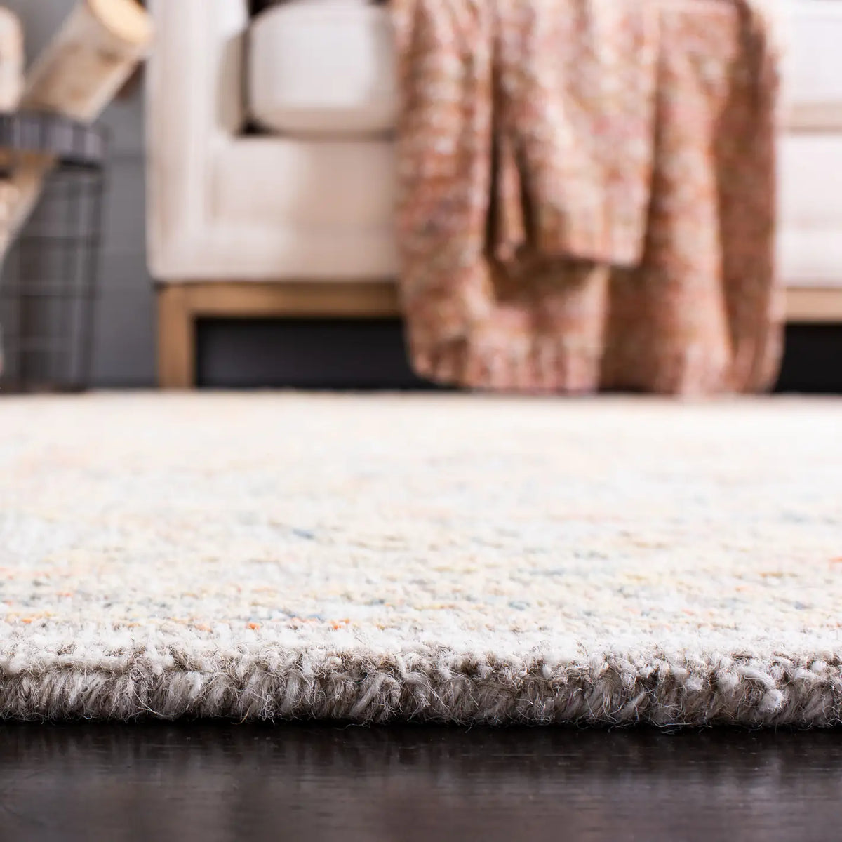 Safavieh Abstract 5'-0" x 8'-0" Rug in Beige / Gold