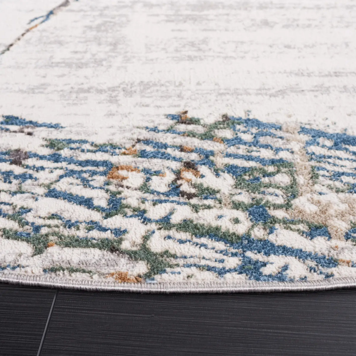 Safavieh Bel Air 6'-7" x 6'-7" Rug in Grey / Gold