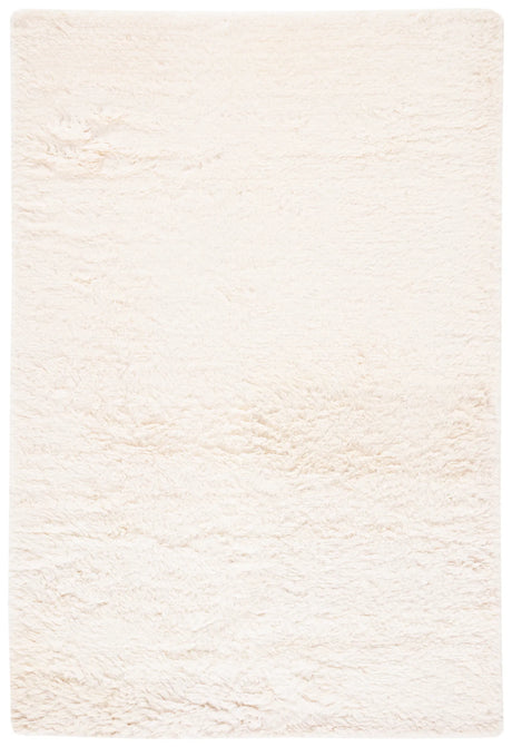 Safavieh Casablanca 4'-0" x 6'-0" Rug in Ivory