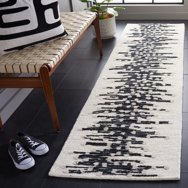 Safavieh Metro 2'-3" x 9'-0" Rug in Black / Ivory