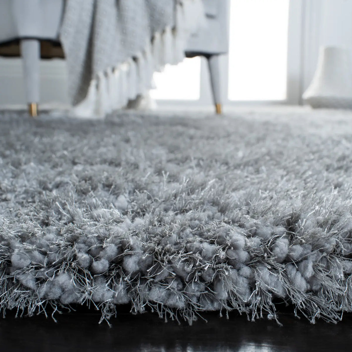 Safavieh Shag 4'-0" x 6'-0" Rug in Grey