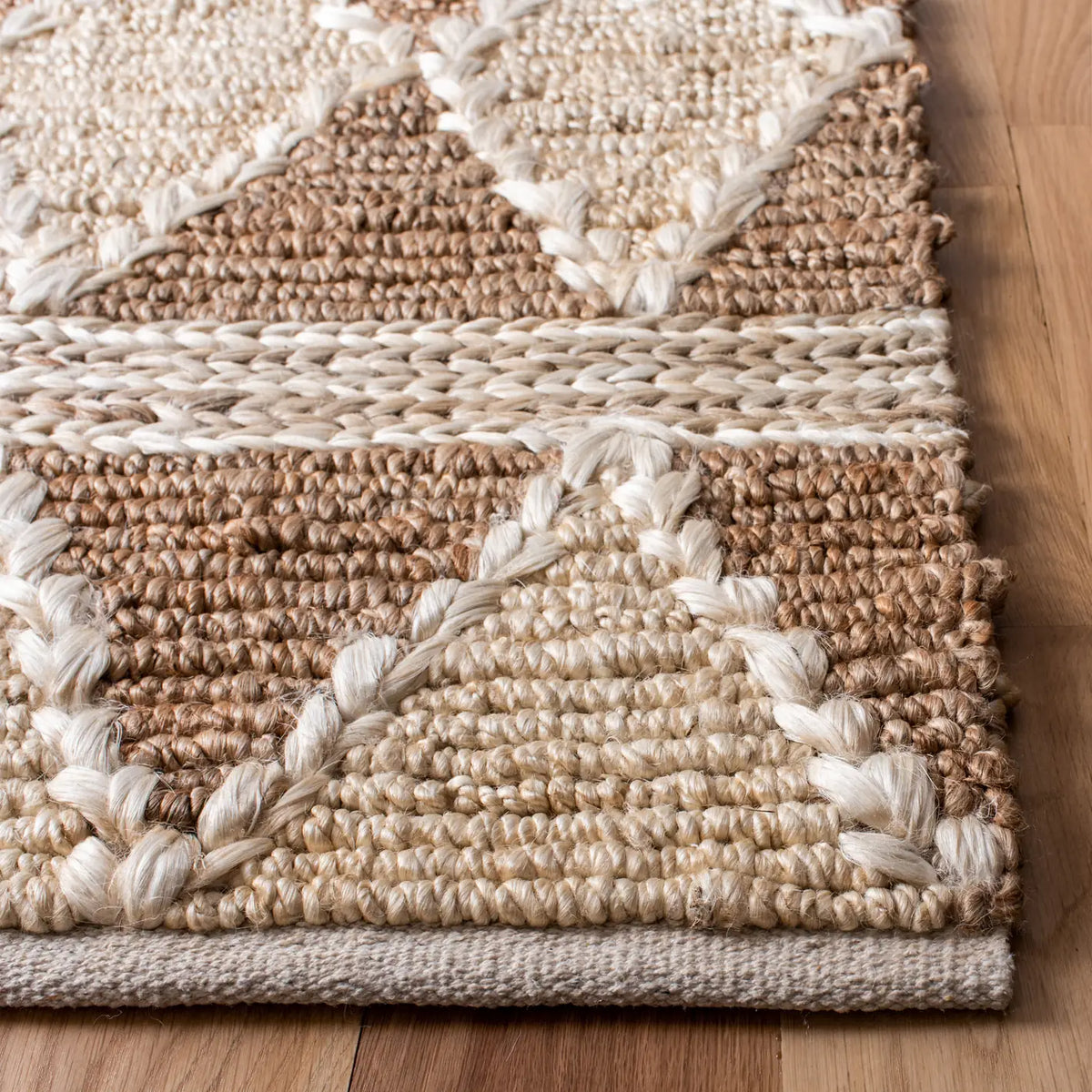 Safavieh Natural Fiber 4'-0" x 6'-0" Rug in Brown / Beige