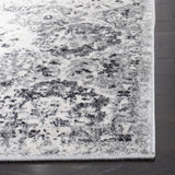 Safavieh Madison 4'-0" x 6'-0" Rug in Silver / Grey