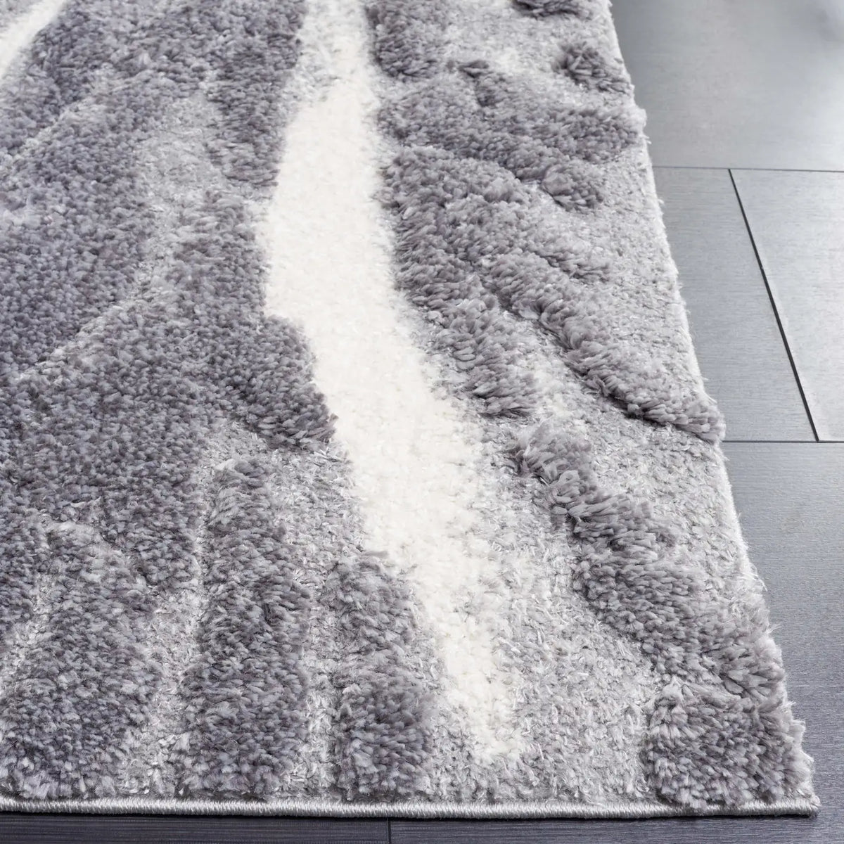Safavieh Hi-Lo Shag 4'-0" x 6'-0" Rug in Grey / Light Grey