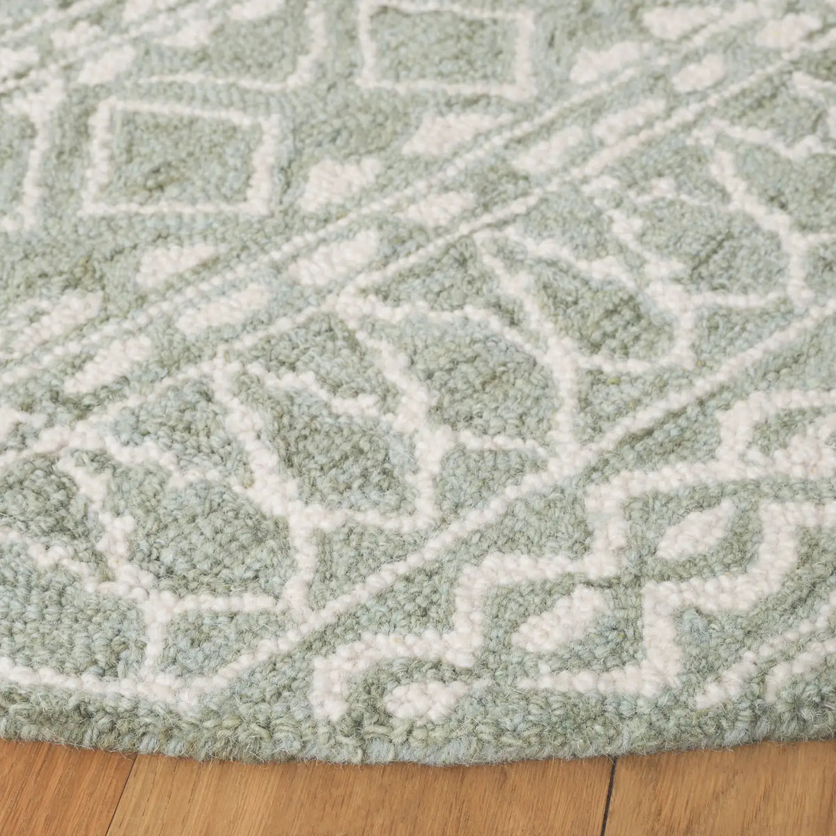 Safavieh Micro-Loop 5'-0" x 5'-0" Rug in Sage / Ivory