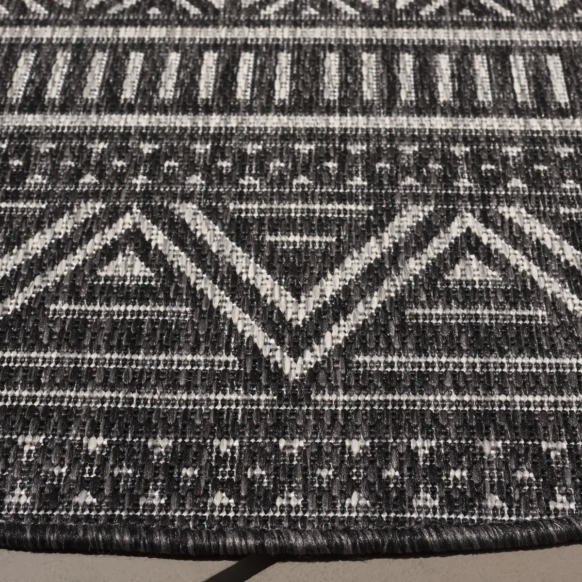 Safavieh Beach House 6'-7" x 6'-7" Rug in Charcoal / Grey