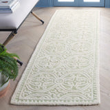 Safavieh Cambridge 2'-6" x 8'-0" Rug in Light Green / Ivory