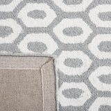 Safavieh Capri 4'-0" x 6'-0" Rug in Ivory / Grey