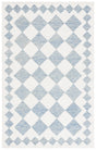 Safavieh Ebony 4'-0" x 6'-0" Rug in Blue / Ivory