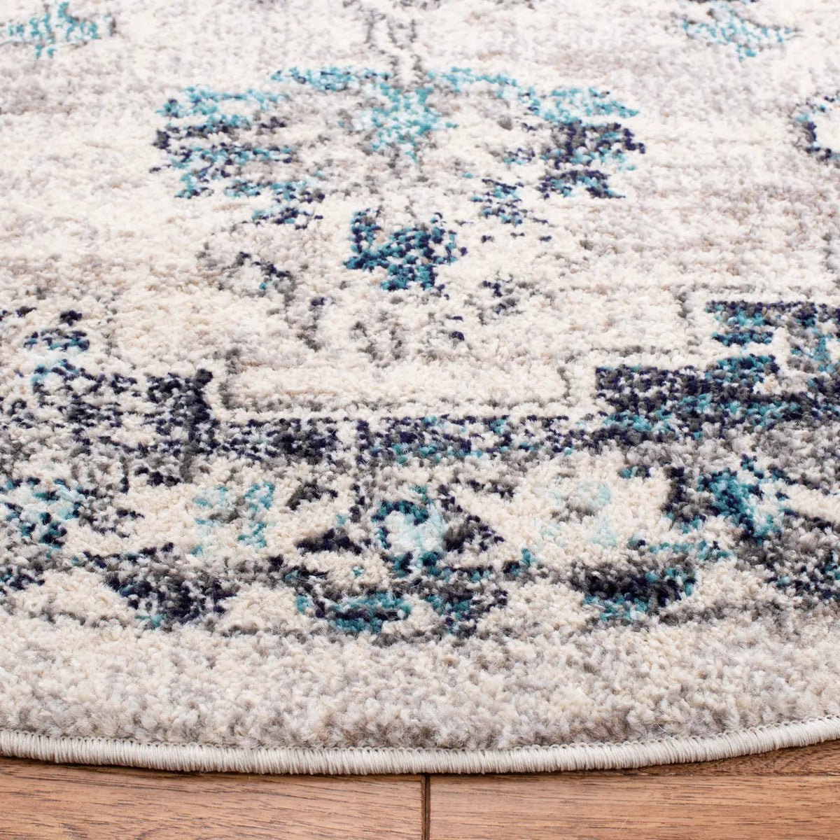 Safavieh Madison 5'-0" x 5'-0" Rug in Ivory / Grey