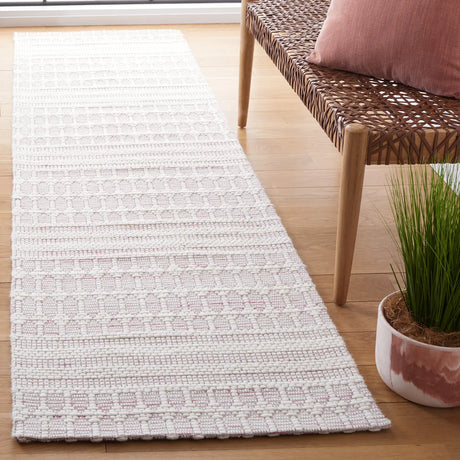 Safavieh Marbella 2'-3" x 9'-0" Rug in Pink / Ivory