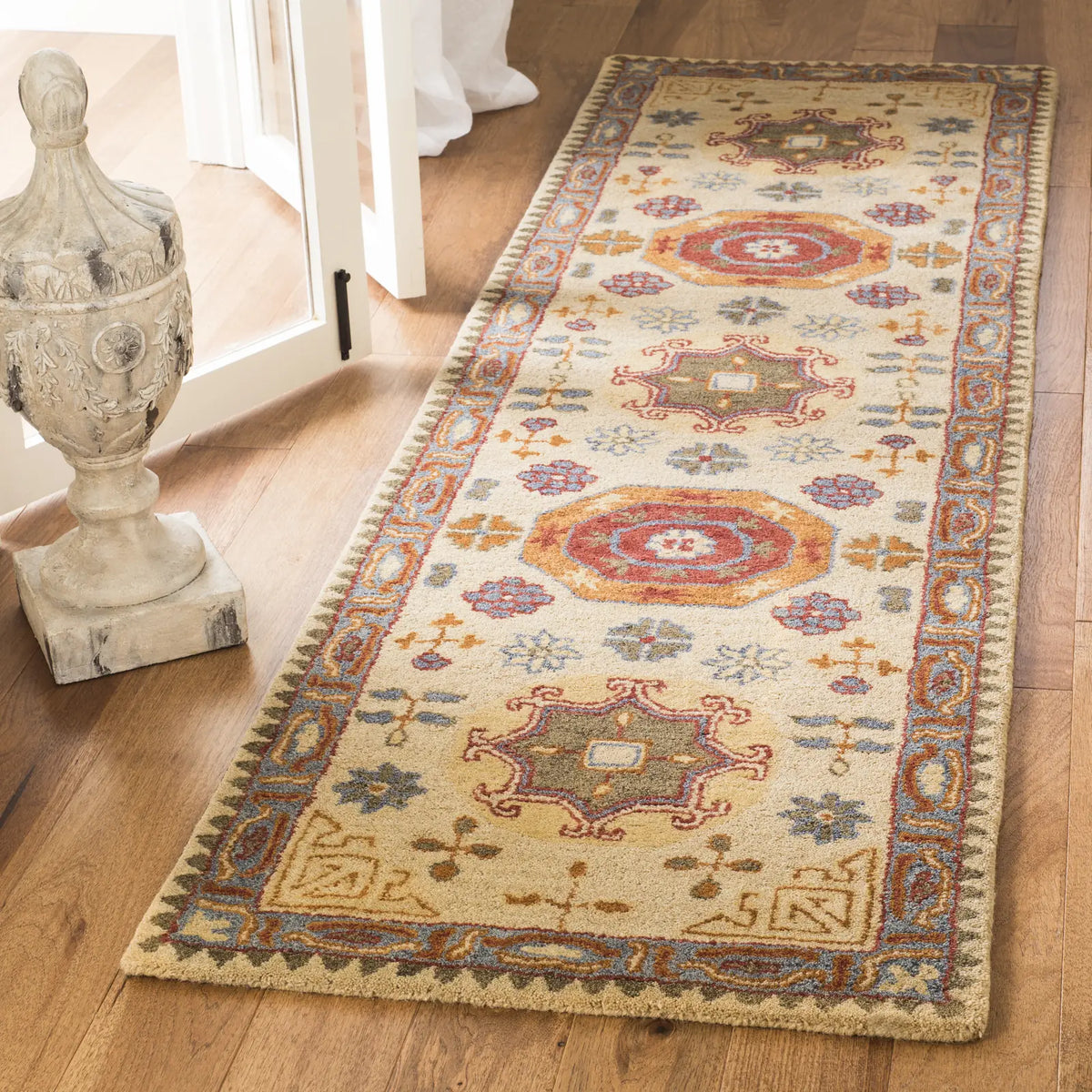 Safavieh Heritage 2'-3" x 10'-0" Rug in Beige / Multi