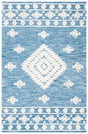 Safavieh Aspen 4'-0" x 6'-0" Rug in Blue / Ivory