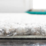 Safavieh Berber Shag 4'-5" x 6'-5" Rug in Grey / Ivory