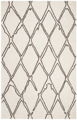Safavieh Casablanca 5'-0" x 8'-0" Rug in Ivory / Grey