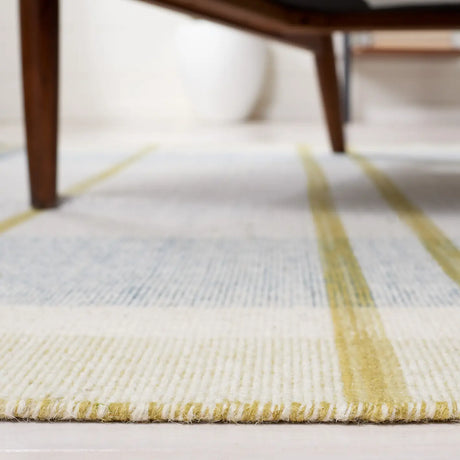 Safavieh Striped Kilim 4'-0" x 6'-0" Rug in Beige / Teal
