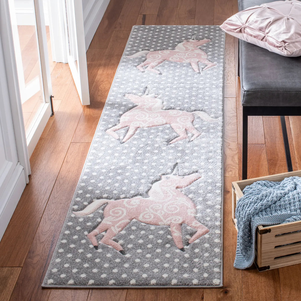 Safavieh Carousel Kids 100 2'-0" x 8'-0" Rug in Grey/Ivory / Pink