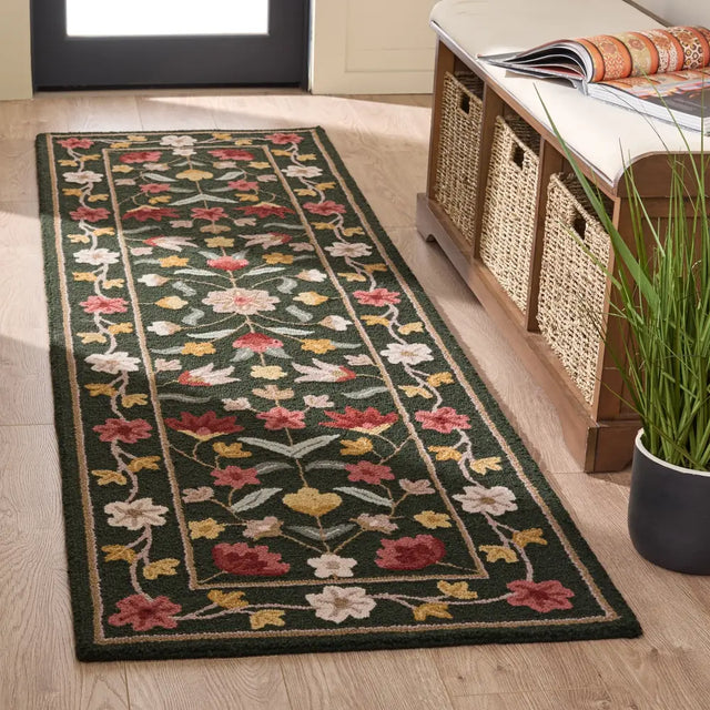 Safavieh Chelsea 2'-3" x 8'-0" Rug in Green / Red
