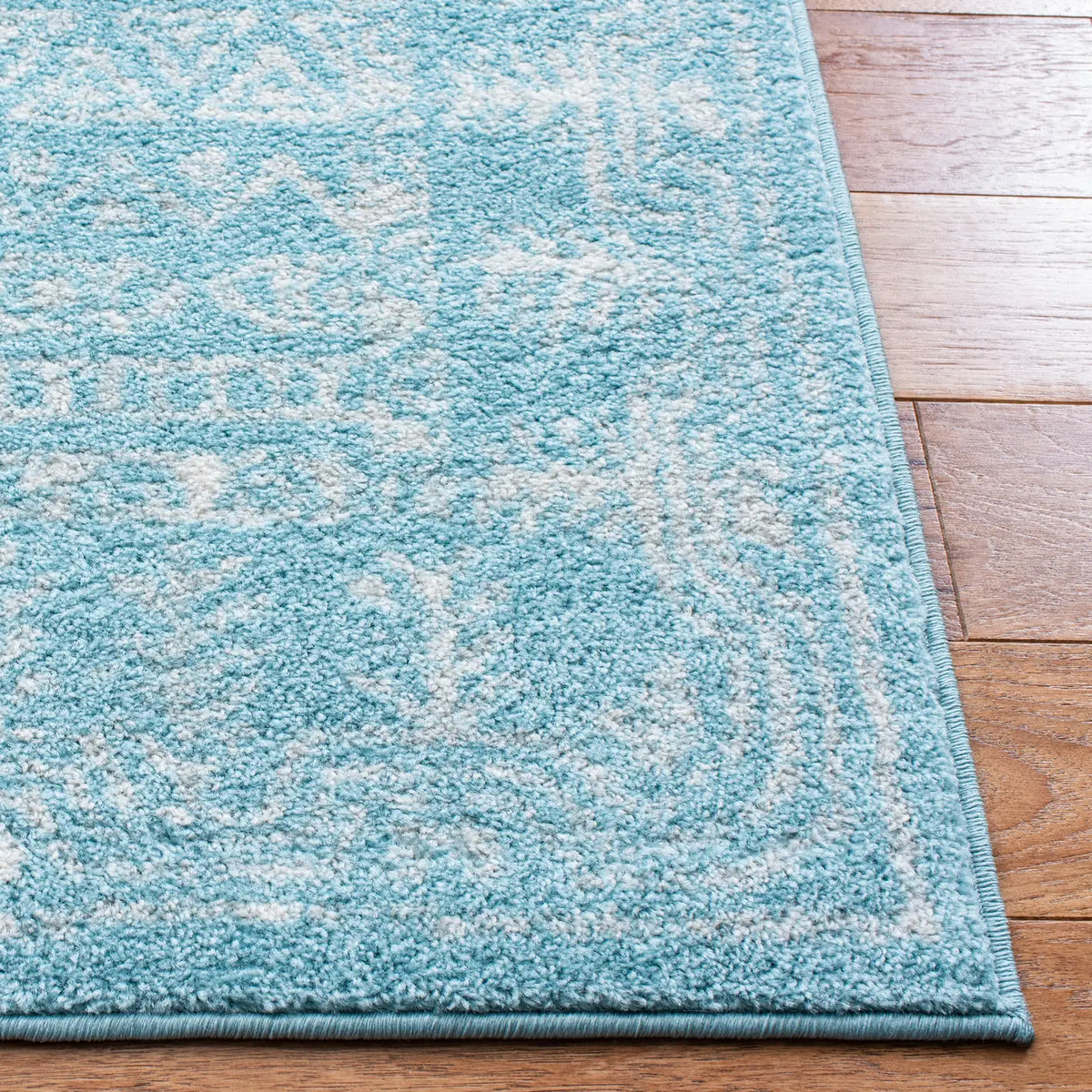 Safavieh Tulum 4'-0" x 6'-0" Rug in Aqua / Ivory