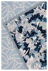 Safavieh Fifth Avenue 4'-0" x 6'-0" Rug in Light Blue / Navy