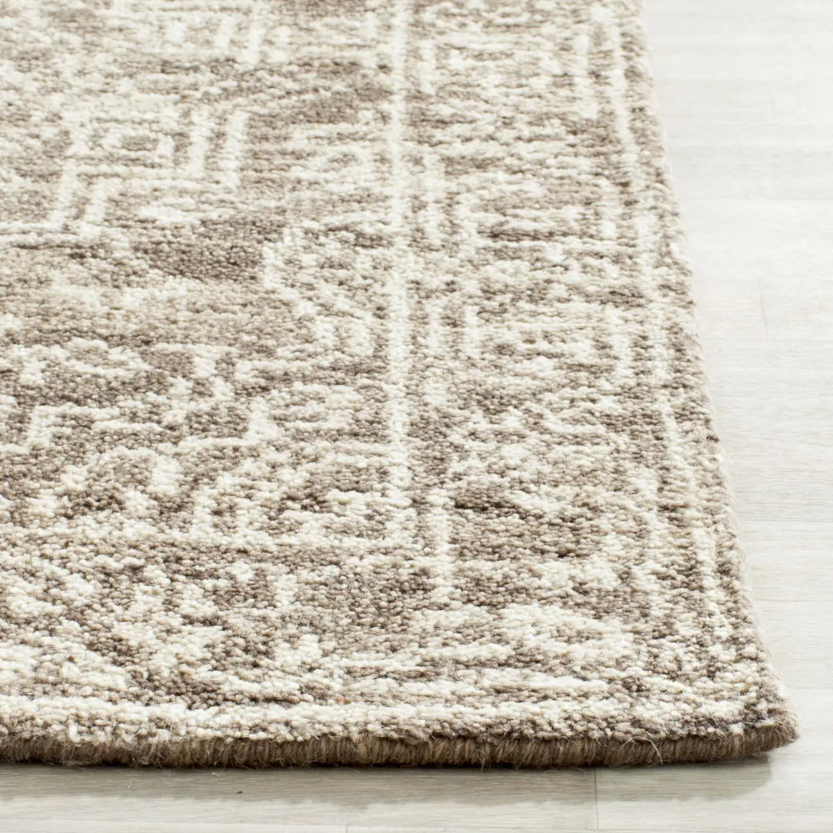 Safavieh Kenya 2'-3" x 8'-0" Rug in Brown / Beige