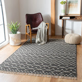 Safavieh Kilim 4'-0" x 6'-0" Rug in Charcoal / Ivory
