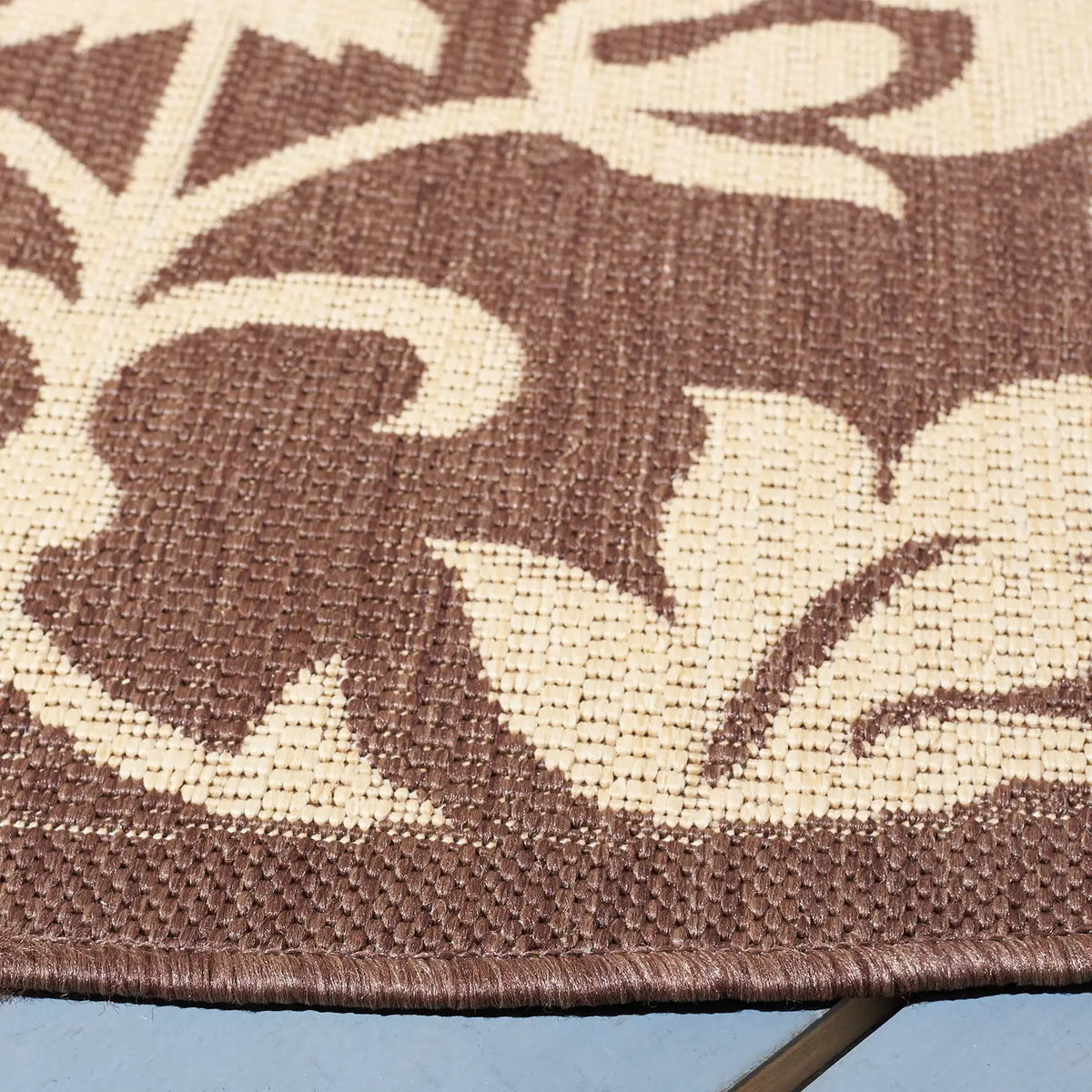 Safavieh Courtyard 6'-7" x 6'-7" Rug in Chocolate / Natural