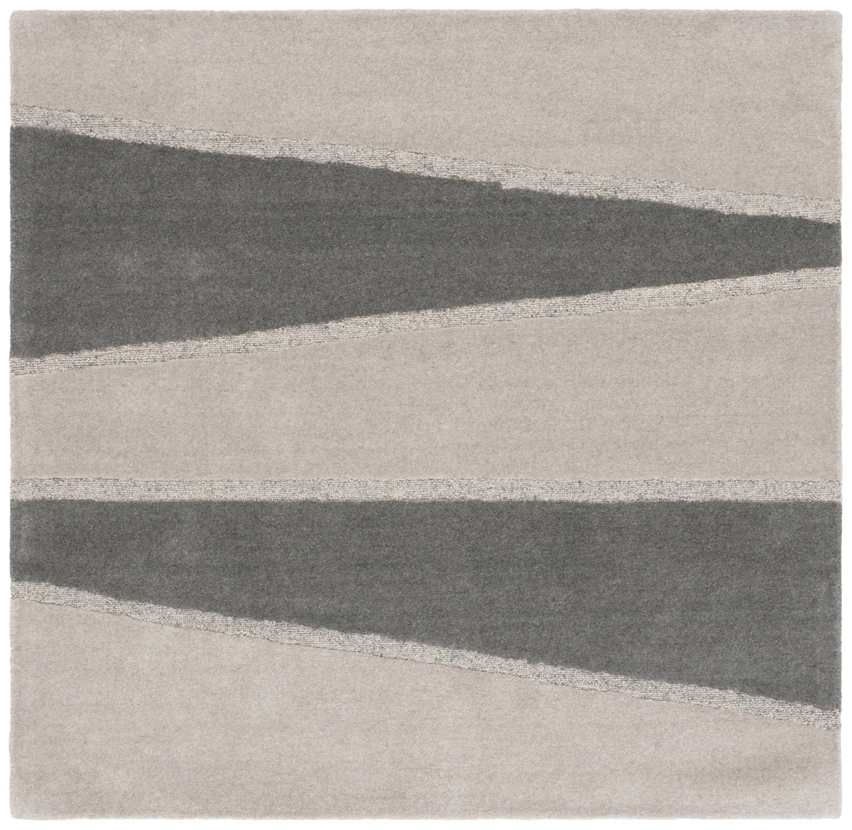 Safavieh Fifth Avenue 6'-0" x 6'-0" Rug in Grey / Charcoal