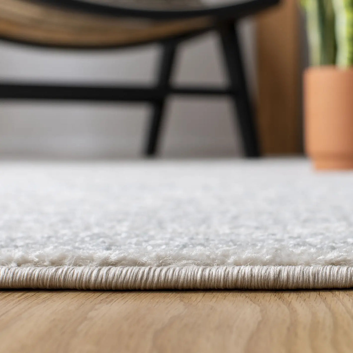 Safavieh Tulum 4'-0" x 6'-0" Rug in Ivory / Light Grey
