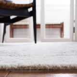 Safavieh Metro 4'-0" x 6'-0" Rug in Ivory / Black