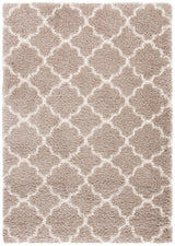 Safavieh Hudson Shag 4'-0" x 6'-0" Rug in Beige / Ivory