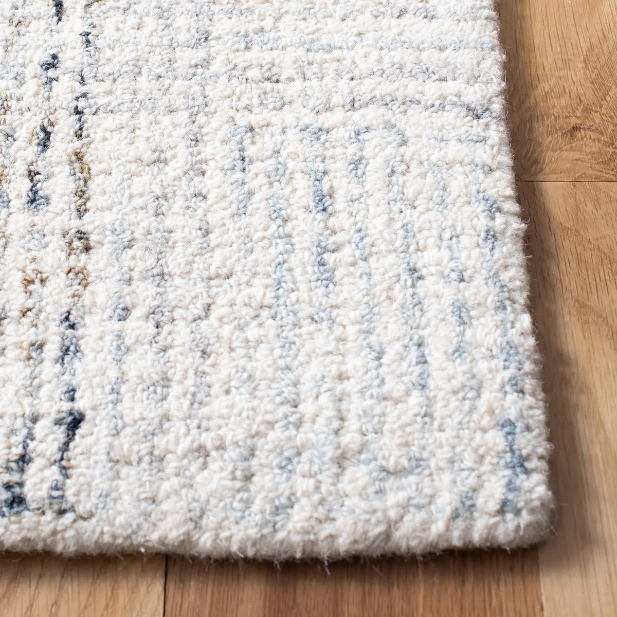 Safavieh Abstract 4'-0" x 6'-0" Rug in Ivory / Gold