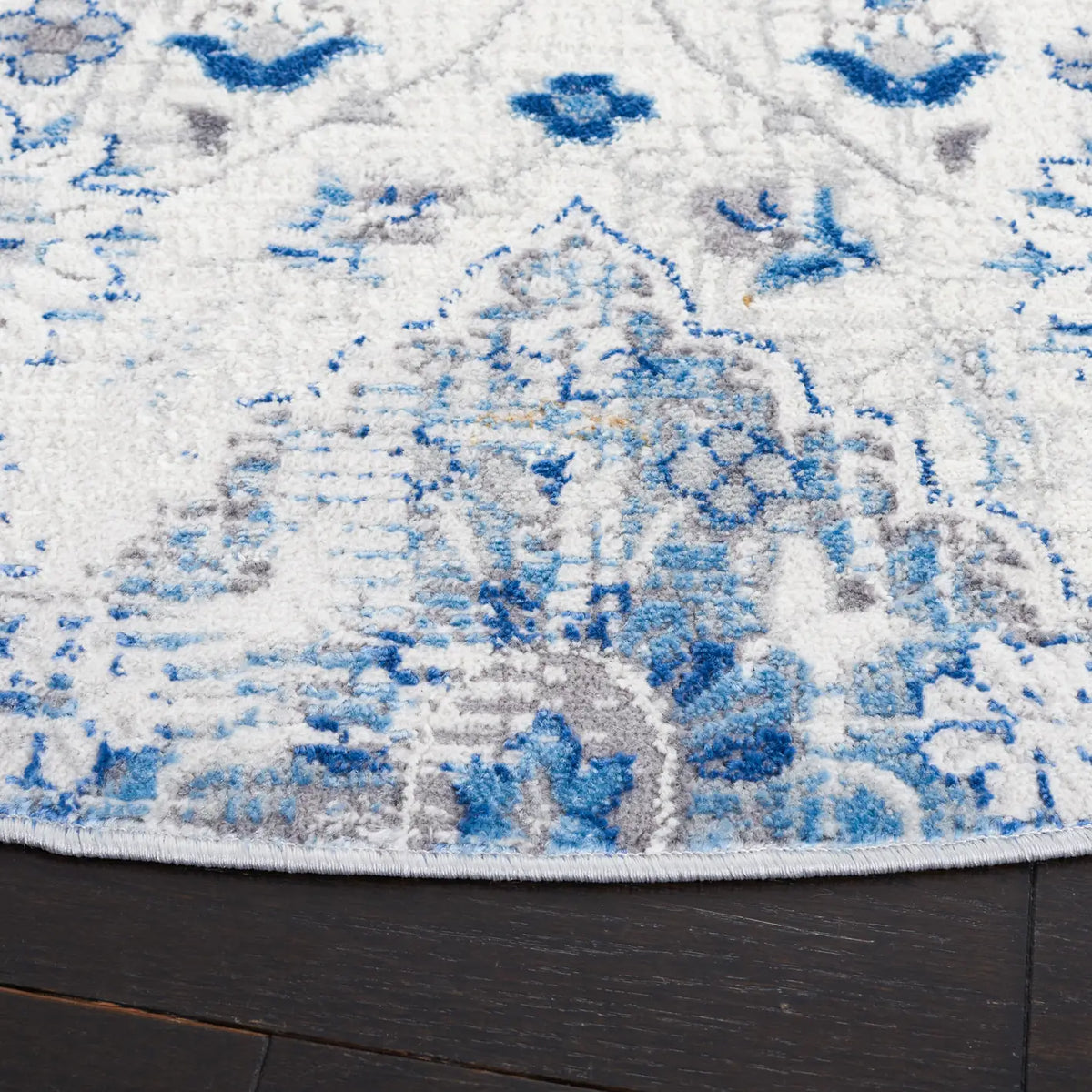 Safavieh Shivan 100 6'-7" x 6'-7" Rug in Ivory / Blue