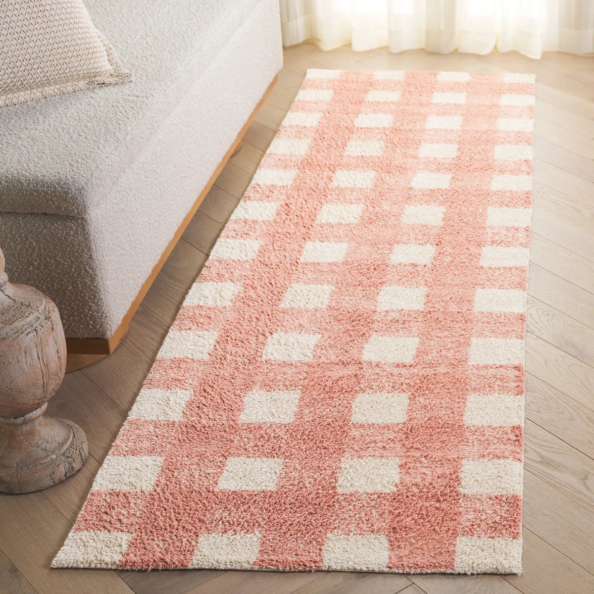 Safavieh Easy Care 2'-3" x 8'-0" Rug in Ivory / Rust