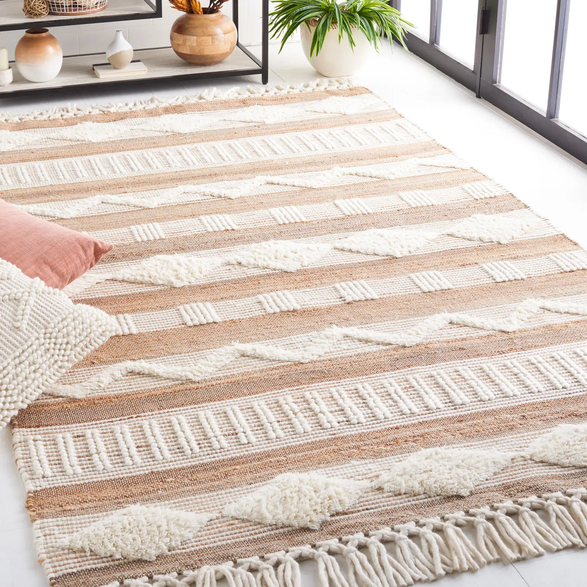 Safavieh Natural Fiber 4'-0" x 6'-0" Rug in Natural / Ivory