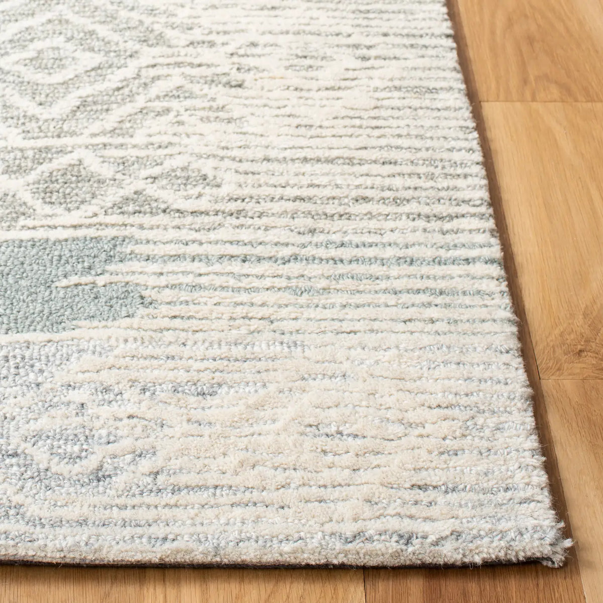 Safavieh Metro 4'-0" x 6'-0" Rug in Natural / Light Grey